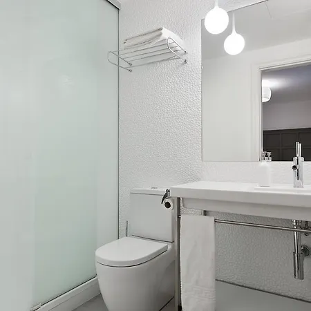 Milton House Gran Via ברצלונה
